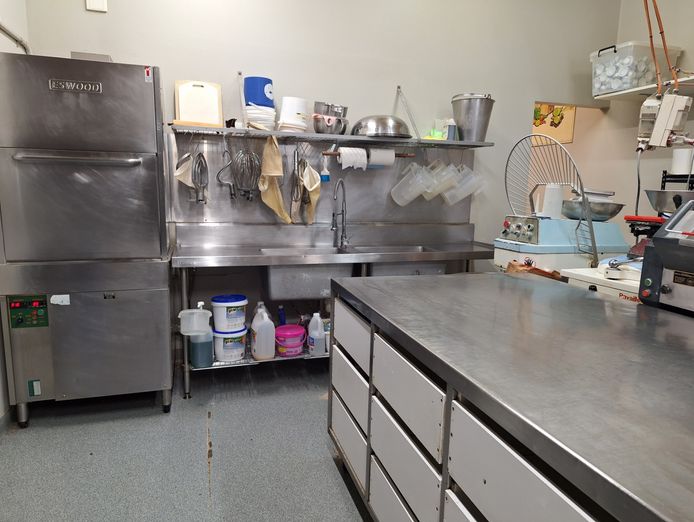 popular-bakery-in-busy-shopping-plaza-yarram-vic-2