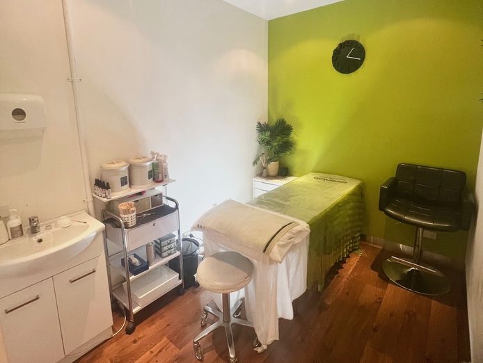 hairdressing-and-beauty-salon-chirnside-park-vic-7
