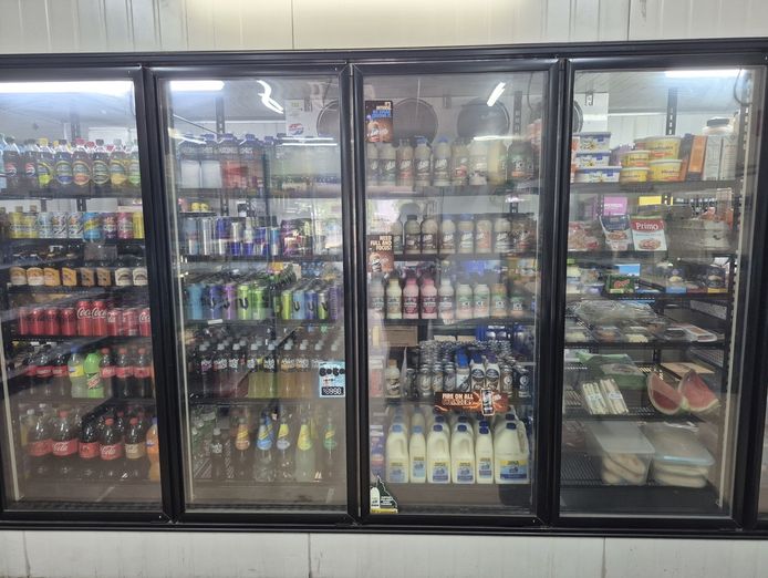 store-cafe-food-truck-and-residence-brandon-qld-5