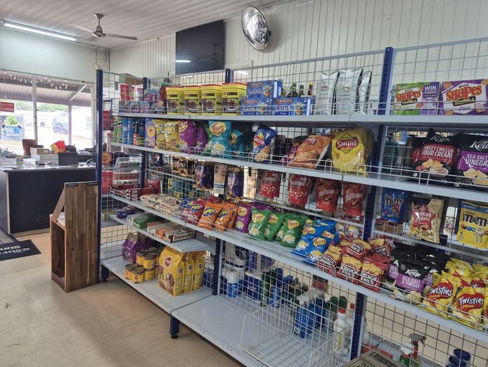 store-cafe-food-truck-and-residence-brandon-qld-3