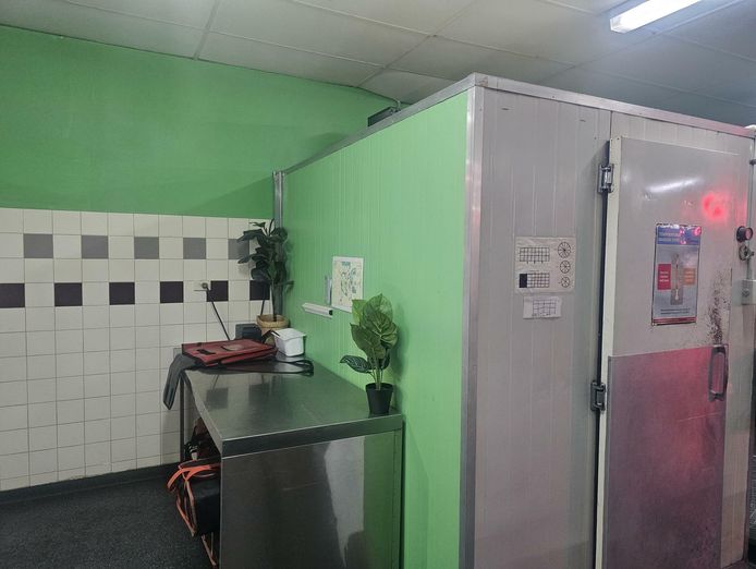 profitable-turnkey-takeaway-food-outlet-hamilton-vic-7