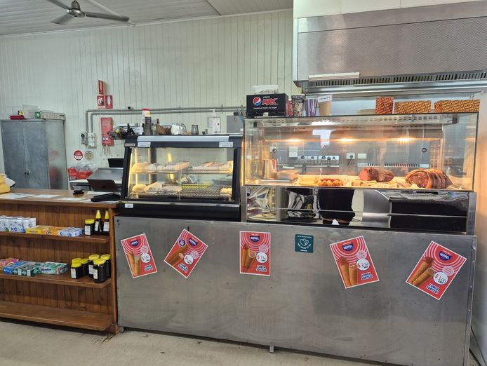 store-cafe-food-truck-and-residence-brandon-qld-1