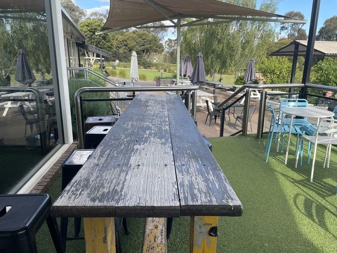 under-offer-high-profit-cafe-bar-and-event-venue-prime-golf-course-location-2