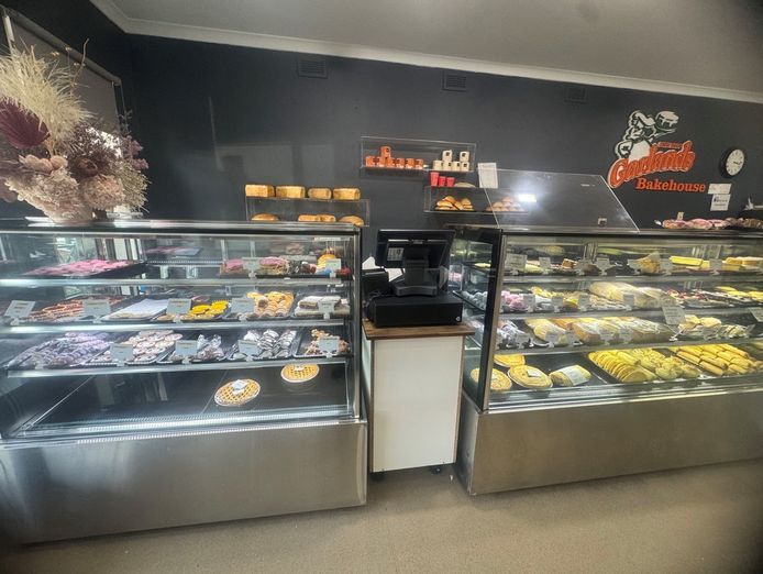family-owned-caf-233-and-bakery-kangaroo-flat-vic-0