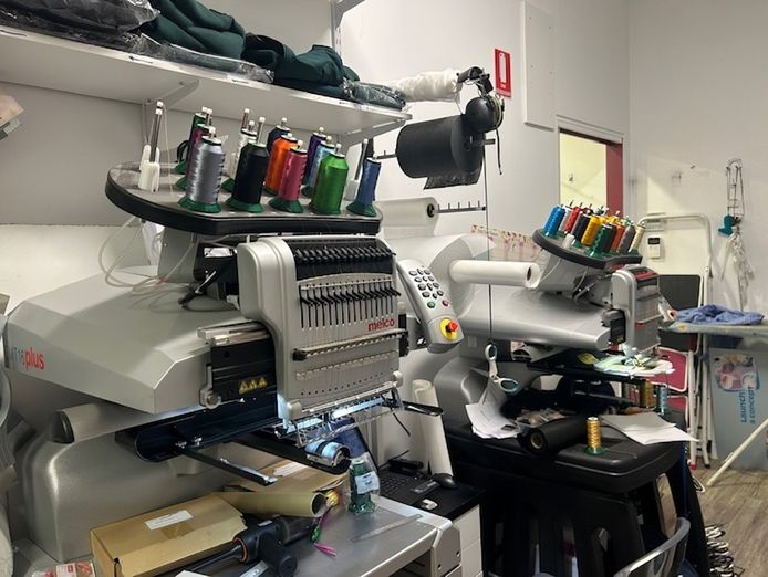 uniform-retailer-embroidery-alterations-morisset-nsw-2