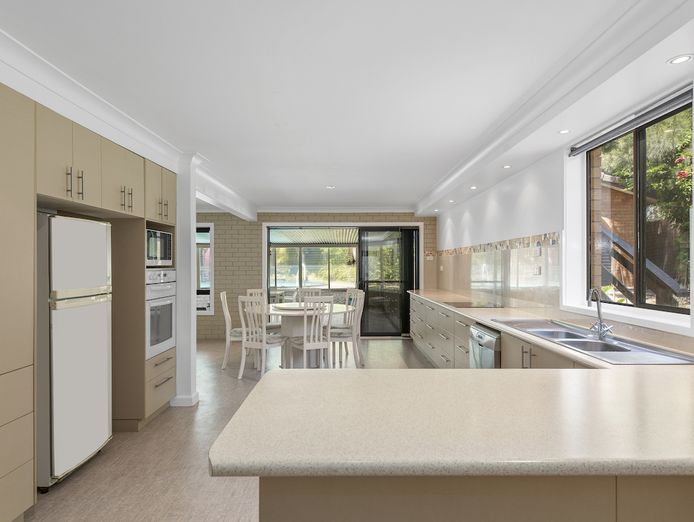 freehold-post-office-with-4-bedroom-home-and-pool-corindi-beach-nsw-6