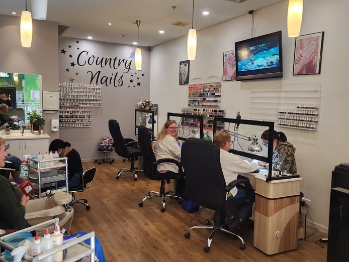 under-offer-busy-nail-salon-in-popular-shopping-centre-grafton-nsw-3