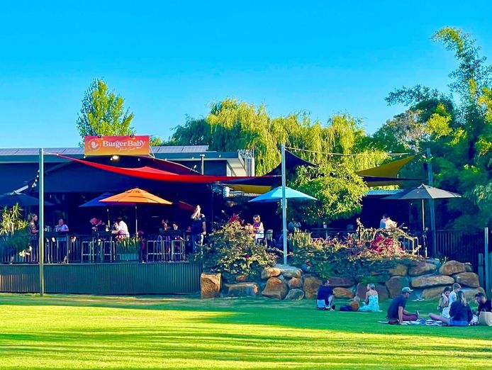 under-offer-licensed-bar-with-dine-in-and-takeaway-margaret-river-wa-0