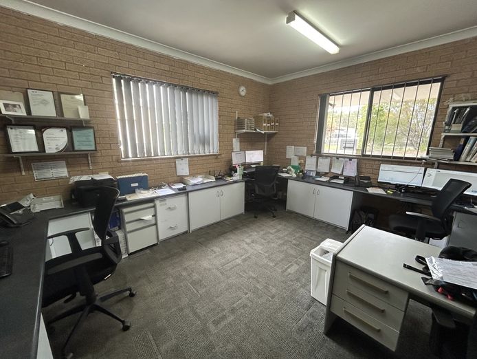 marine-wholesale-chandlery-business-sussex-inlet-nsw-5