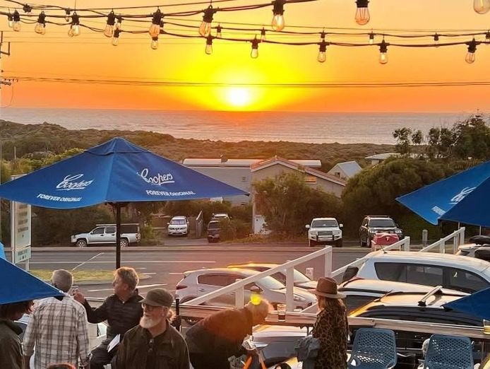 fully-licensed-cafe-in-prime-margaret-river-tourist-location-0