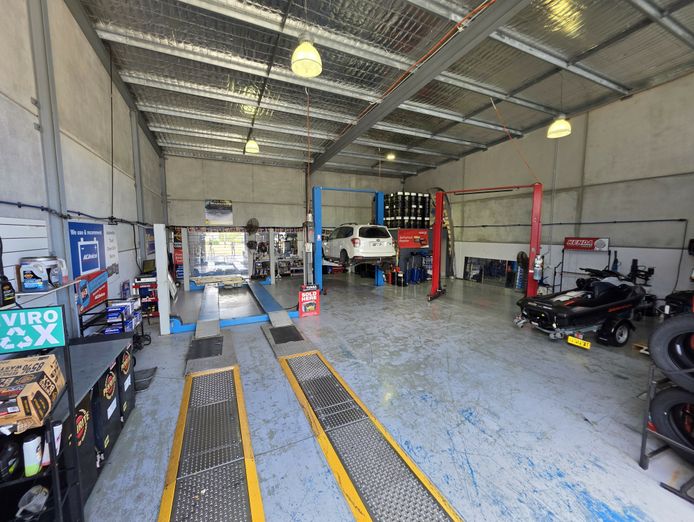 established-multi-service-mechanical-workshop-taylors-beach-nsw-4