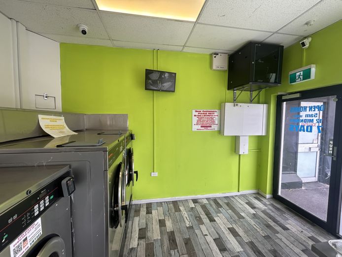 busy-self-service-laundromat-plympton-sa-9