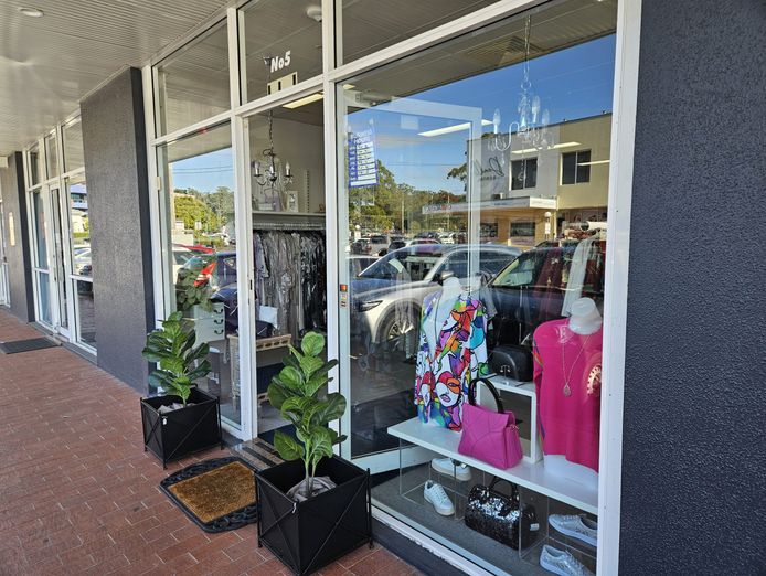 two-ladies-fashion-and-accessories-stores-erina-and-east-gosford-nsw-1