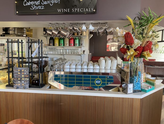 busy-cafe-in-shopping-centre-goolwa-sa-1