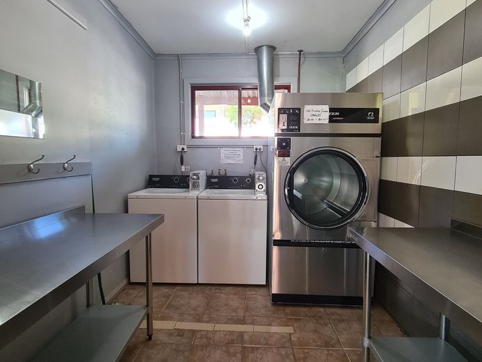 motivated-vendor-established-24-room-leasehold-motel-wentworth-nsw-9