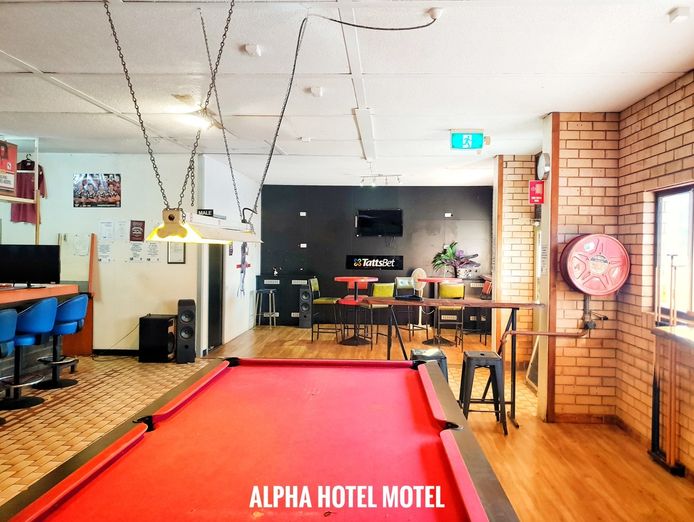 freehold-country-hotel-motel-with-residence-alpha-qld-2