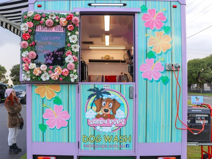 amazing-mobile-dog-wash-and-dog-cafe-rockingham-wa-5