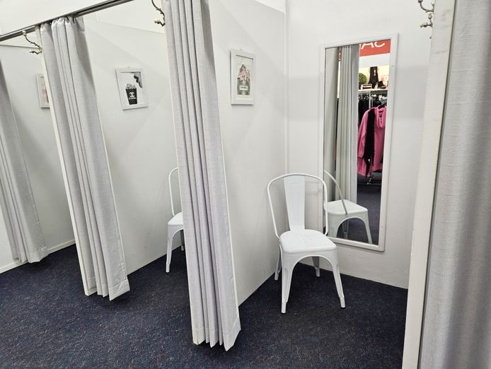 retail-fashion-and-accessories-store-east-gosford-6