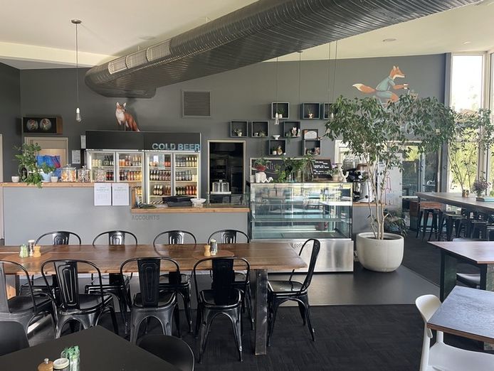 under-offer-high-profit-cafe-bar-and-event-venue-prime-golf-course-location-0