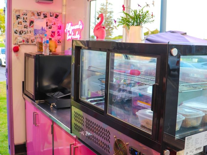 amazing-mobile-dog-wash-and-dog-cafe-rockingham-wa-7