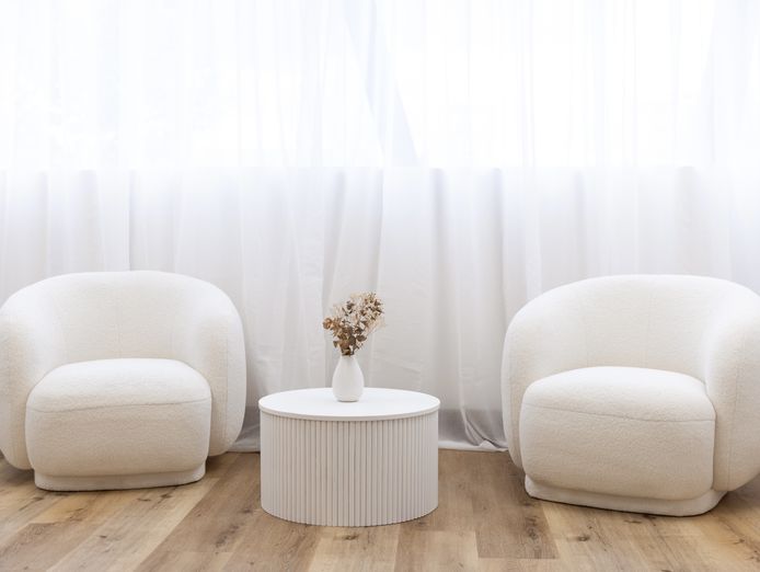 beauty-salon-fully-equipped-and-ready-for-you-caroline-springs-vic-1