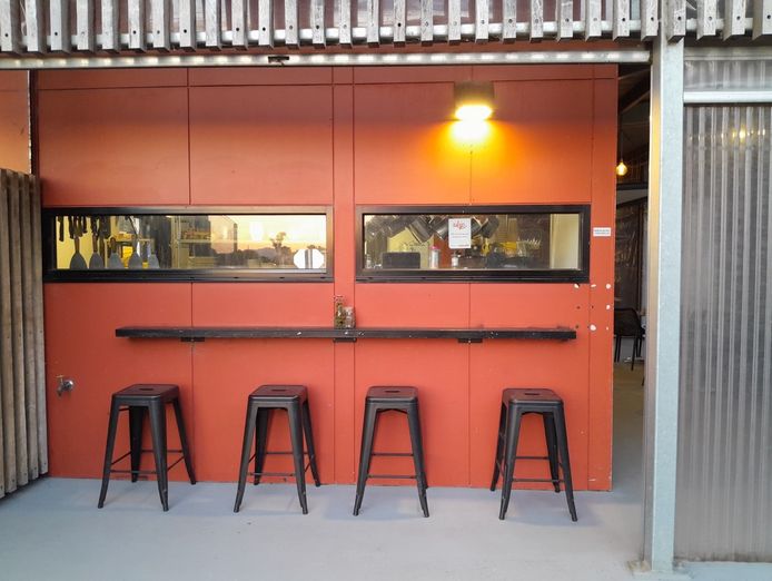 busy-lakeside-cafe-in-a-tourist-location-ararat-victoria-6