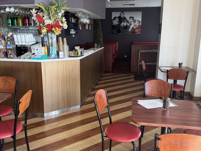 busy-cafe-in-shopping-centre-goolwa-sa-3
