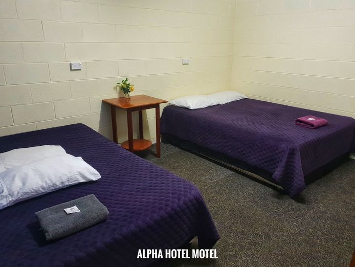 freehold-country-hotel-motel-with-residence-alpha-qld-5