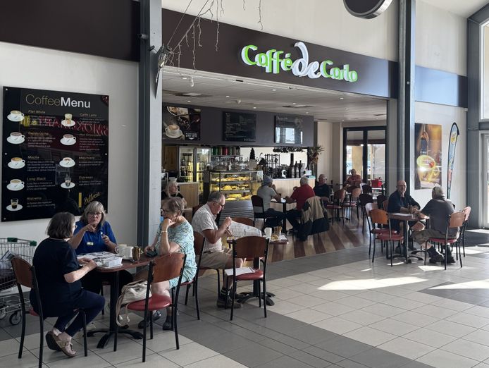 busy-cafe-in-shopping-centre-goolwa-sa-0