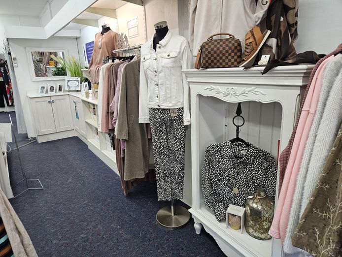 retail-fashion-and-accessories-store-east-gosford-4