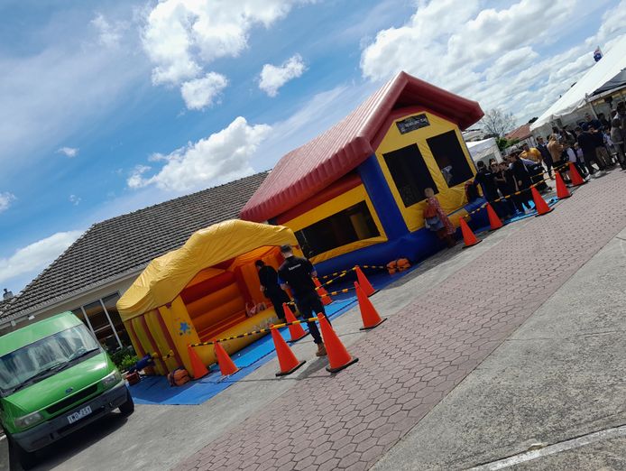 jumping-castle-hire-business-brighton-east-vic-1