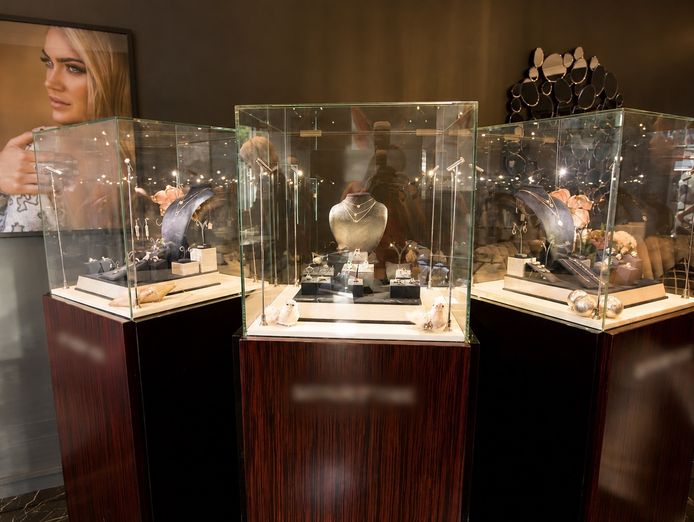 fine-diamond-and-gemstone-jewellery-retailer-brisbane-qld-0