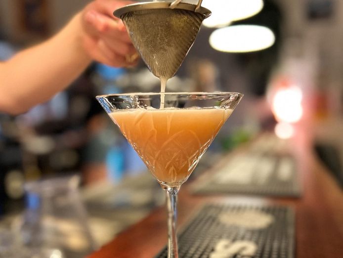 under-offer-licensed-bar-with-dine-in-and-takeaway-margaret-river-wa-6