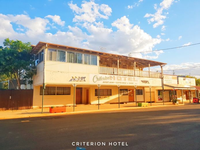 freehold-country-hotel-motel-with-residence-alpha-qld-6