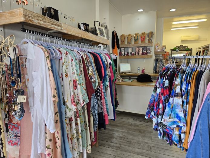 retail-ladies-clothing-jewellery-and-gifts-woody-point-brisbane-qld-2