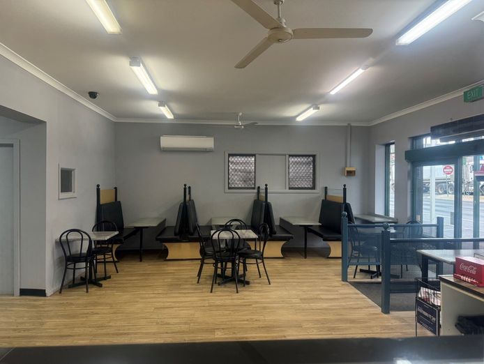 family-owned-caf-233-and-bakery-kangaroo-flat-vic-2