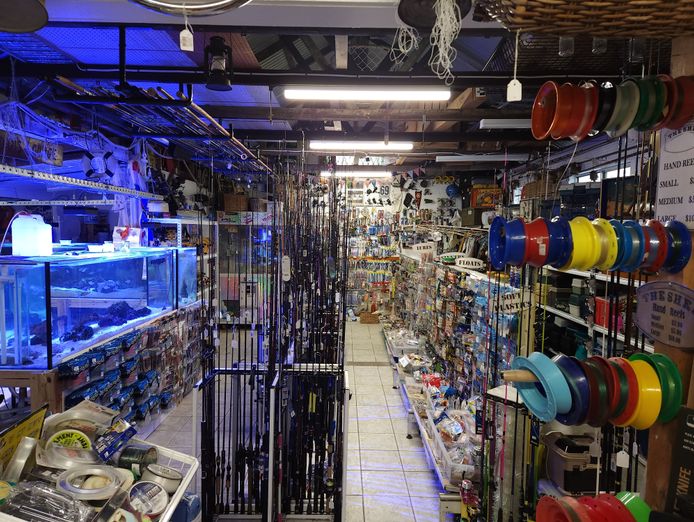 award-winning-tackle-store-prime-location-sandgate-qld-4
