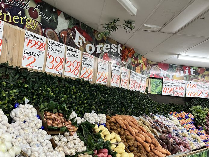 busy-fruit-and-vegetable-store-toukley-nsw-5