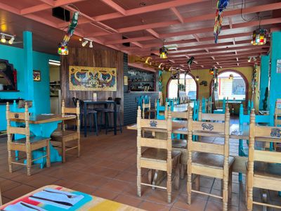 operating-restaurant-for-sale-in-high-exposure-location-1