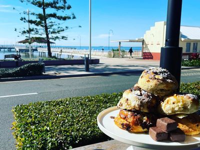 redcliffe-waterfront-cafe-high-profit-priced-to-sell-1