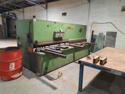 cnc-plasma-cutter-full-package-3-metre-guillotine-6