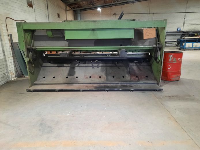 cnc-plasma-cutter-full-package-3-metre-guillotine-5
