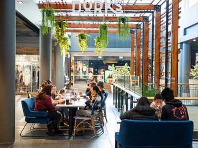durks-cafe-franchise-at-whitford-8