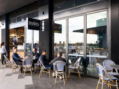 durks-cafe-franchise-at-beveridge-1