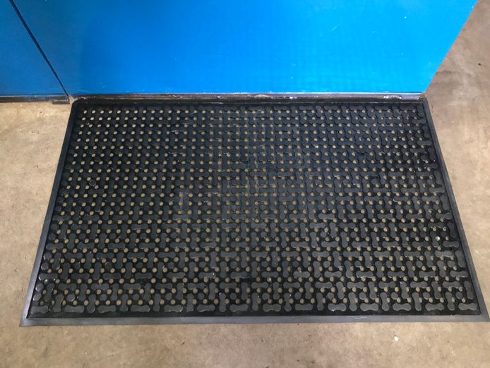 laundry-commercial-client-base-hires-launders-commercial-floor-mats-t-towels-3