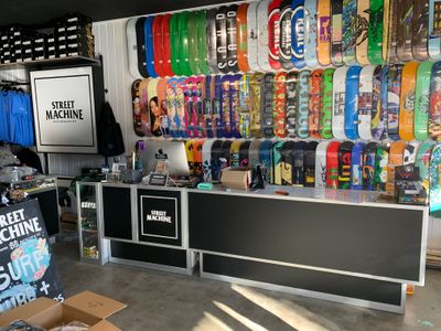 established-skate-and-streetwear-store-1