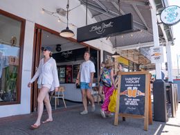 GOLDEN STRIP TAKEAWAY FOOD BUSINESS IN BYRON BAY