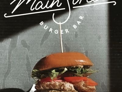 the-biggest-burger-bar-in-byron-bay-8