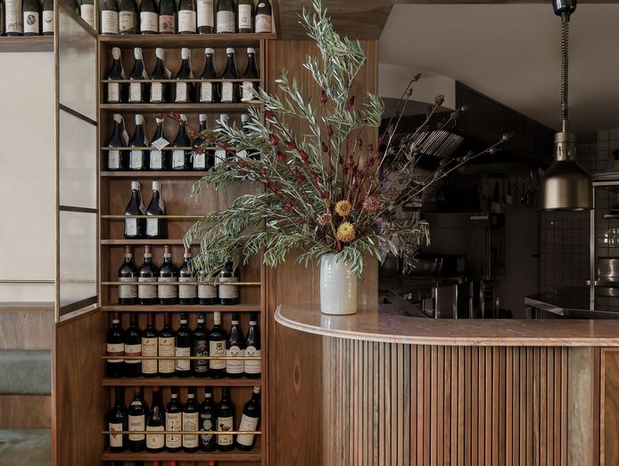 award-winning-design-led-wine-bar-restaurant-byron-bay-8