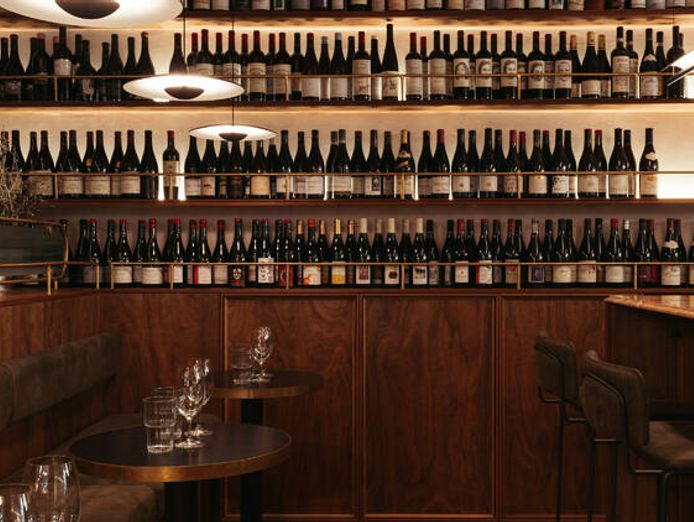 award-winning-design-led-wine-bar-restaurant-byron-bay-2